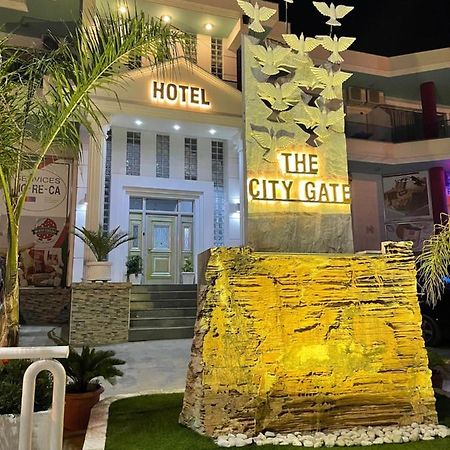 The City Gate Hotel Sarandë Exteriör bild