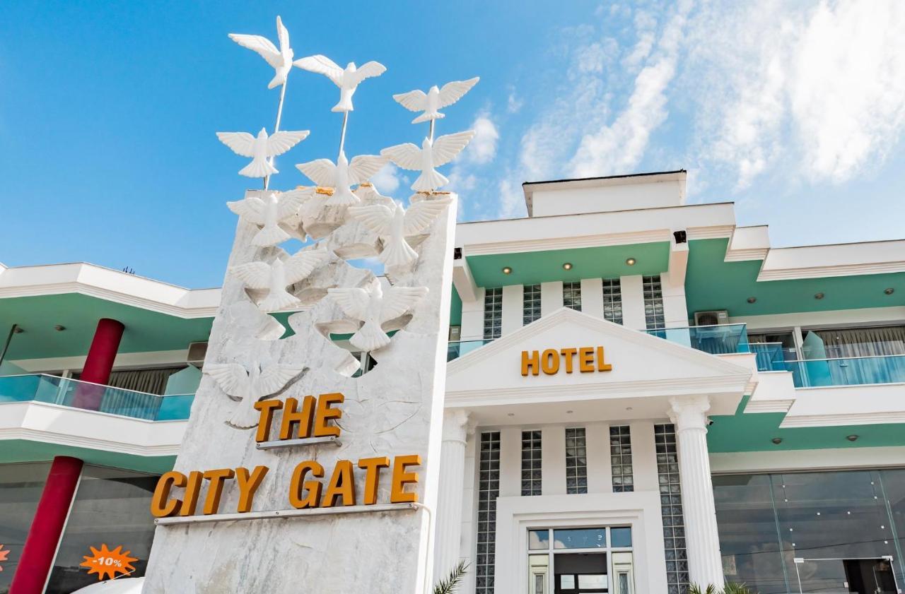 The City Gate Hotel Sarandë Exteriör bild