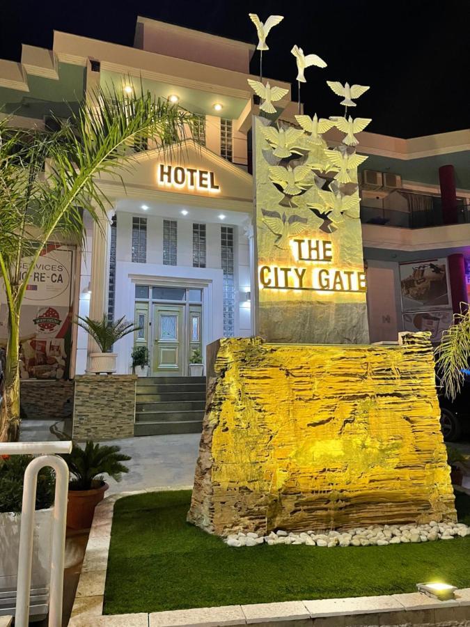 The City Gate Hotel Sarandë Exteriör bild