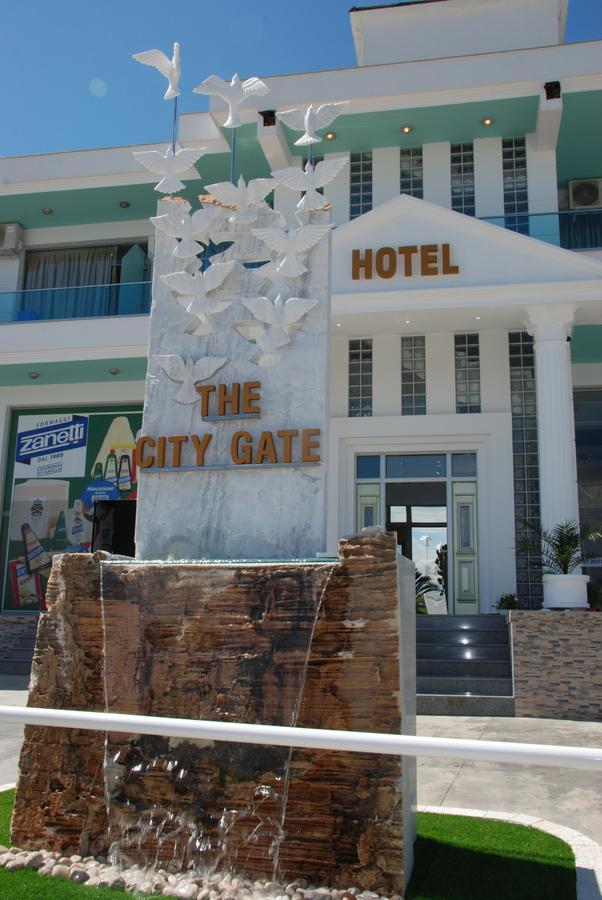 The City Gate Hotel Sarandë Exteriör bild